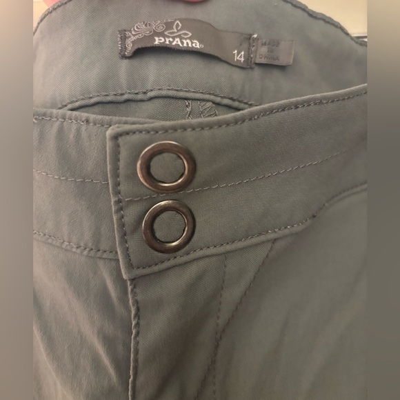 Prana Vintage Mid Rise Bermuda Hike Shorts, Gray, Size 14 - Picture 3 of 8